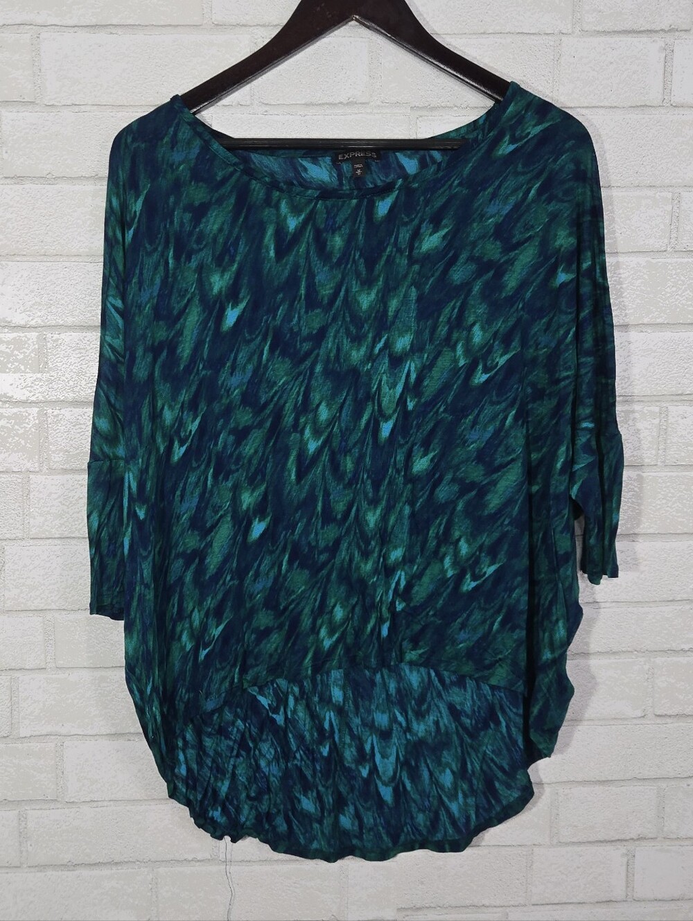 Express cute printed lightweight top